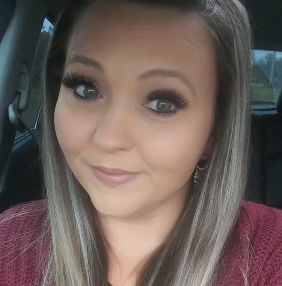 Poshmark profile picture for @rushing